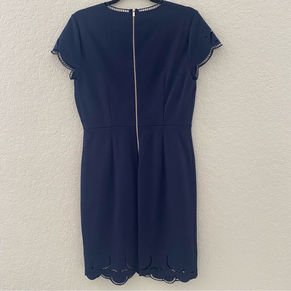 TAHARI Women's Dress Embroidered V-neck Cap Sleeve Navy Blue Size 6 - Picture 3 of 11